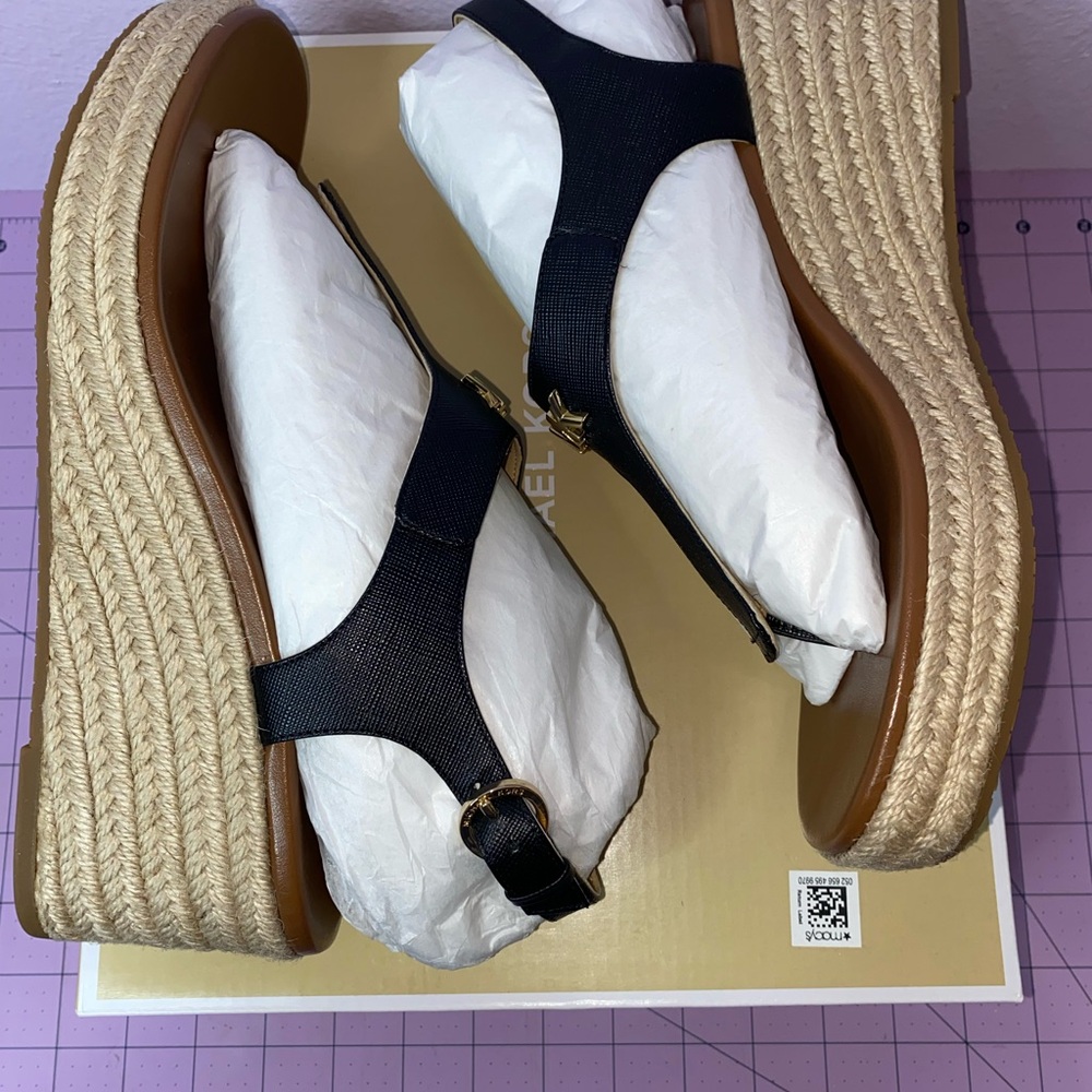 Michael Kors Laney thong sandals black
